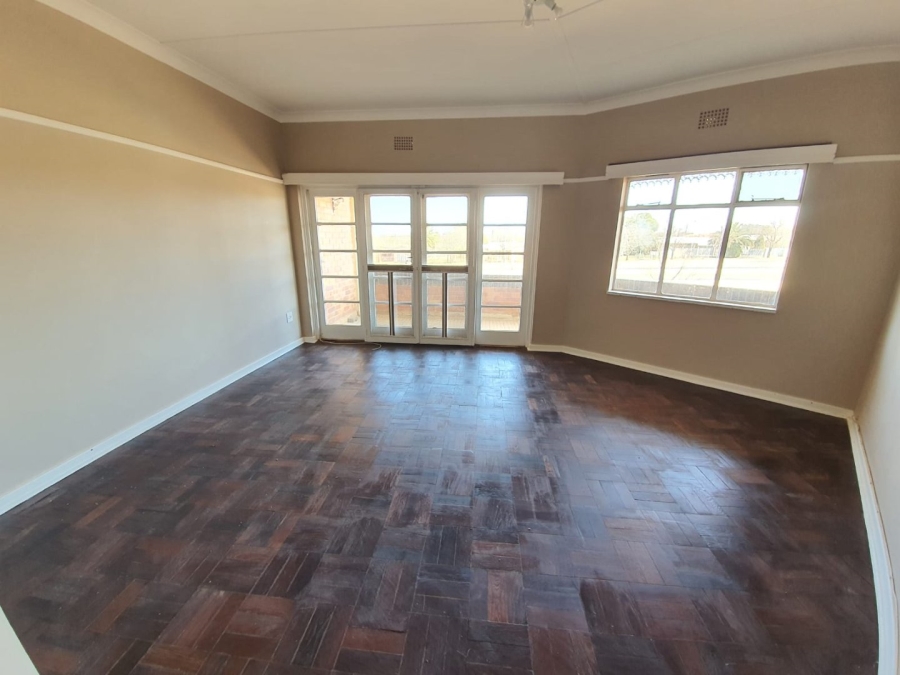 2 Bedroom Property for Sale in Kroonheuwel Free State